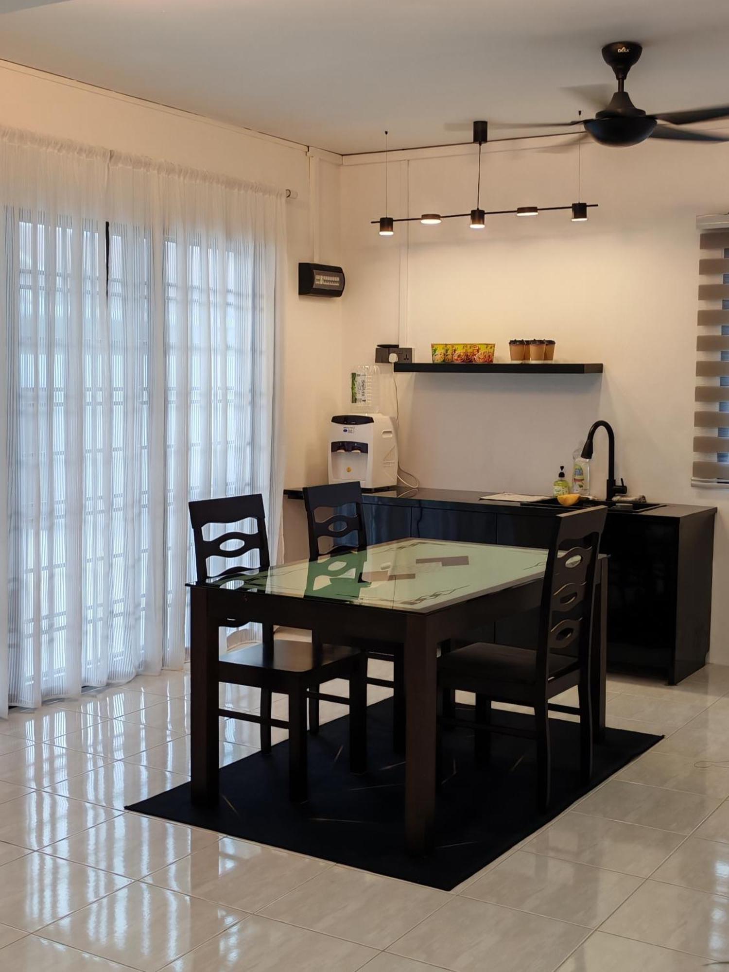23 Queen Bedroom With Balcony * Bukit Mertajam