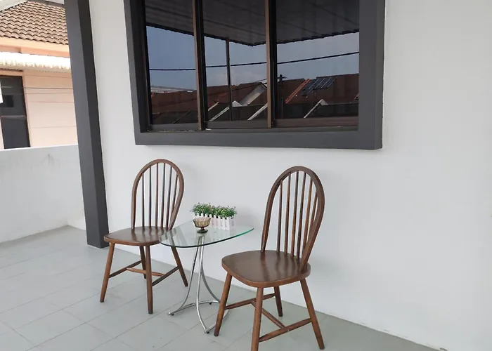 23 Inn Queen Bedroom With Balcony